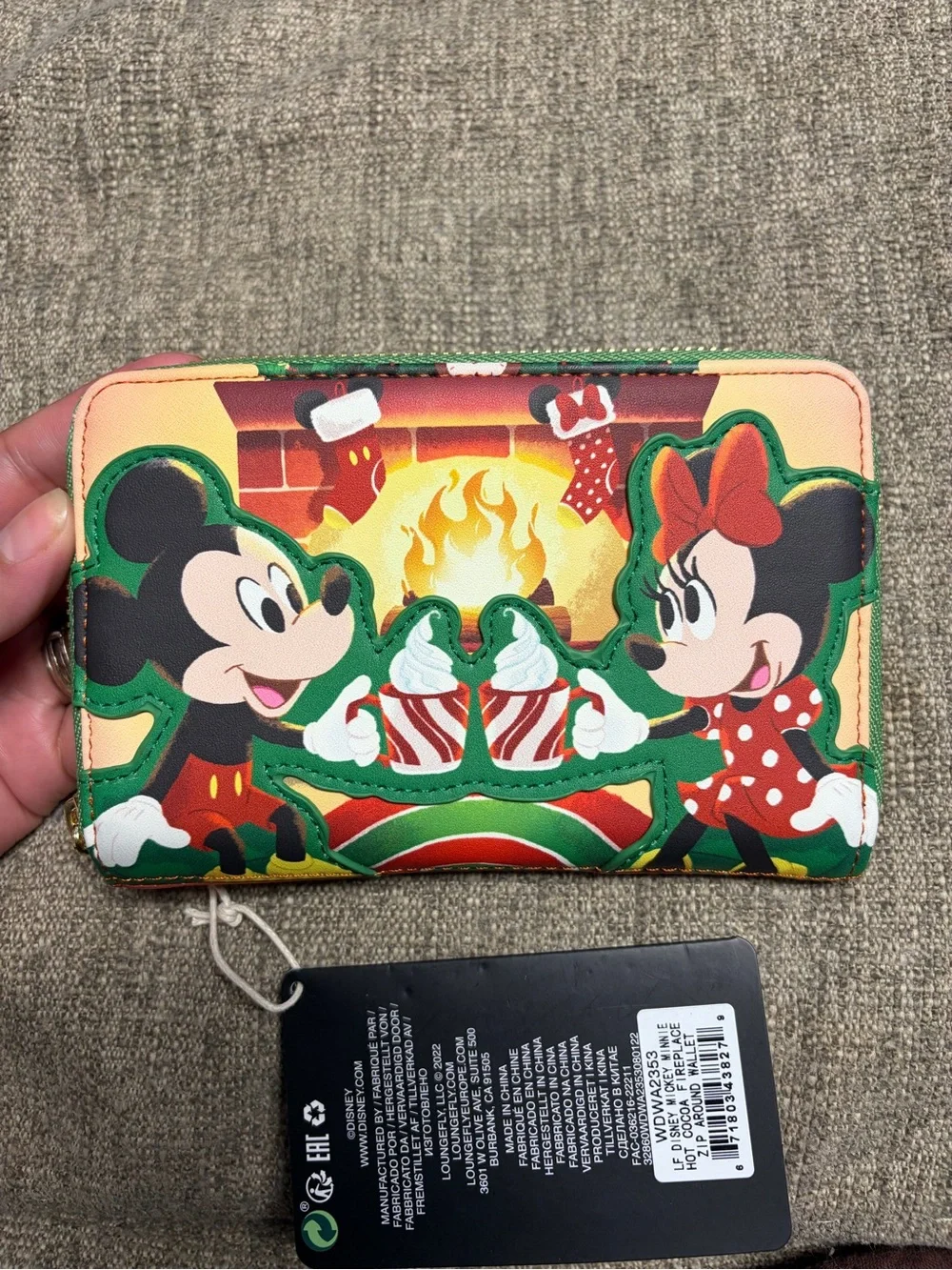 LOUNGEFLY DISNEY MICKEY MINNIE HOT COCOA FIREPLACE ZIP AROUND WALLET, NEW!